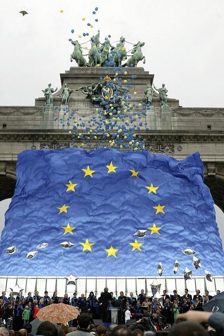 A Bruxelles, célébration de l'élargissement de l'UE à dix nouveaux pays en 2004.
