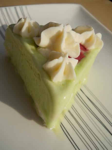 Vacherin pistache, cœur de framboise DSCN3712