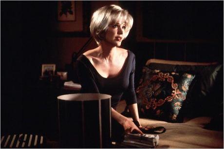 Hollywood Babylone 69217310_ph4.jpg-r_640_600-b_1_D6D6D6-f_jpg-q_x-xxyxx
