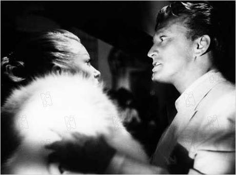 Hollywood Babylone 18855002.jpg-r_640_600-b_1_D6D6D6-f_jpg-q_x-xxyxx