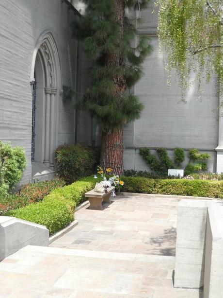 Los Angeles, jour 1: Akasha Restaurant, Forest Lawn, Autry Museum SAM_0191
