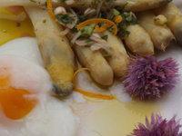 Asperges blanches , sauce verte avec son oeuf à 65°( cuisson basse température)IG BAS Asperges blanches , sauce verte avec son oeuf à 65° ( cuisson basse température) IG BAS