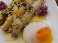 Asperges blanches , sauce verte avec son oeuf à 65°( cuisson basse température)IG BAS Asperges blanches , sauce verte avec son oeuf à 65° ( cuisson basse température) IG BAS