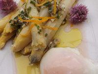 Asperges blanches , sauce verte avec son oeuf à 65°( cuisson basse température)IG BAS Asperges blanches , sauce verte avec son oeuf à 65° ( cuisson basse température) IG BAS