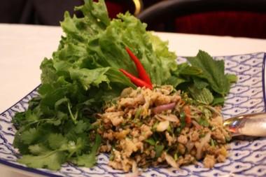 Chez Ly Salade thaï de poulet coriandre 380x253