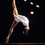 NADIA, LA CAMARADE GYMNASTE PARFAITE Nadia-Comaneci-JO-1976