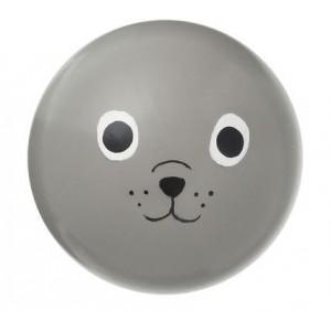 Une Tendance, Un Transit ! La déco retourne en enfance avec Jupiter en Cancer patère otarie ferm living