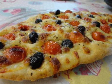 Foccacia tomates, olives, mozzarella