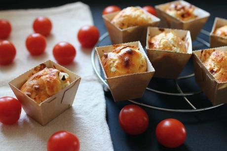 Mini cakes aux tomates confites, pignons et chèvre frais cake tomates chevre pignons 1024x682 Mini cakes aux tomates confites, pignons et chèvre frais