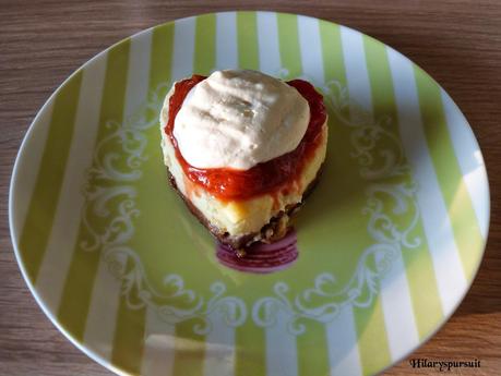 Ma version du cheesecake fraise-rhubarbe de Christophe Michalak / My version of Christophe Michalak's rhubarb and strawberry cheesecake