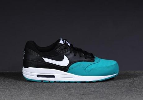 Nike Air Max 1 (GS) Turbo Green/Black Nike-Air-Max-1-GS-black-turbo-green