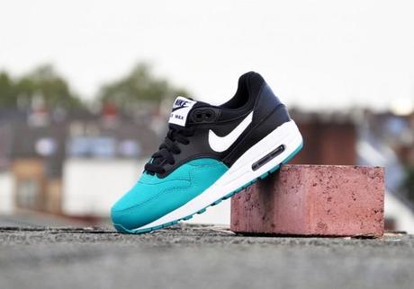 Nike Air Max 1 (GS) Turbo Green/Black Nike-Air-Max-1-GS-black-white-turbo-green-black