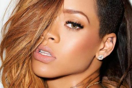 Rihanna est à Paris pour le lancement de son parfum !