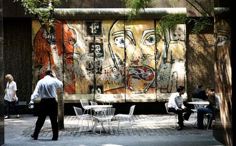 Un bout du mur de Berlin incognito au coeur de Manhattan