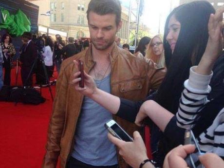 Saving Hope Première avec Daniel Gillies