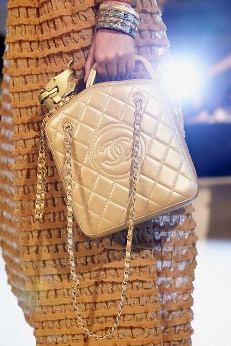 Défilé Chanel à Dubaï – La magie orientale version Haute couture  #Goldfashion