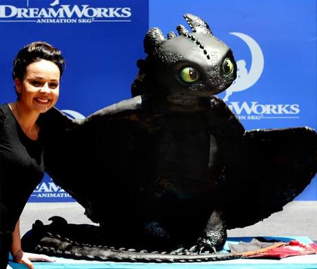 Toothless-Cake04