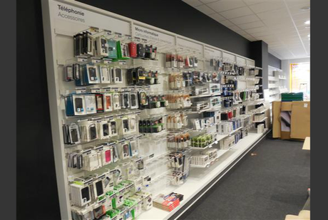 La FNAC Puy-en-Velay ouvre le 14 juin 2014 Espace téléphonie / Crédits photo : Fnac