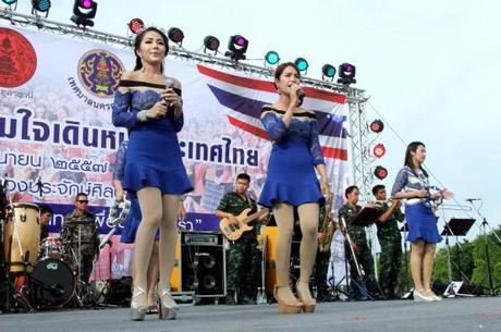 11 juin 2014, Udonthani. Spectacle en l’honneur des militaires DSCF8244
