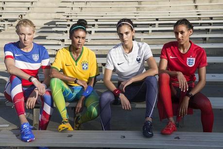 La panoplie Nike de la supportrice pour la Coupe du Monde! La panoplie Nike de la supportrice pour la Coupe du Monde!