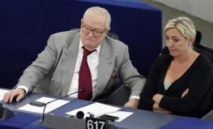 Provocation de Jean-Marie Le Pen : « pas un nouveau dérapage mais le même visage hideux de la haine » 2012-10-05t114701z_1_apae8940wqg00_rtroptp_3_ofrtp-france-fn-le-pen-20121005