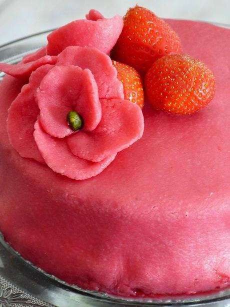 Gâteau aux fraises P1020487