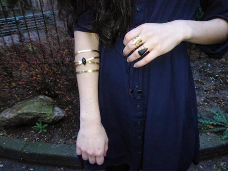 Clap along if you feel like happiness is the truth Clap along if you feel like happiness is the truth