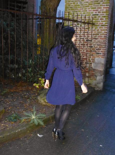 Clap along if you feel like happiness is the truth Clap along if you feel like happiness is the truth