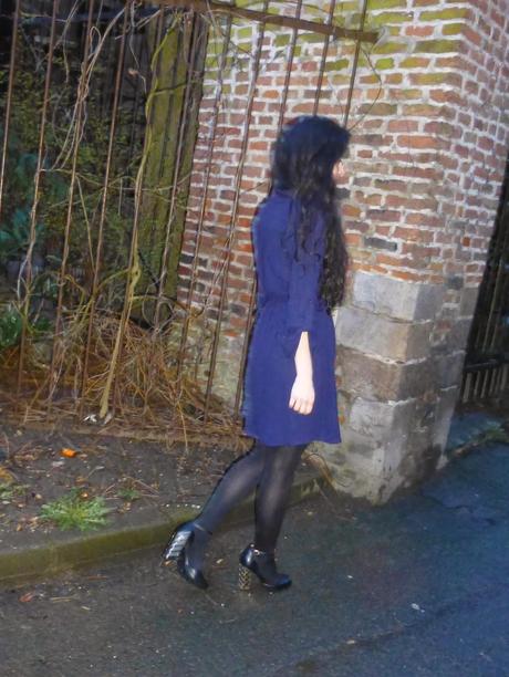 Clap along if you feel like happiness is the truth Clap along if you feel like happiness is the truth