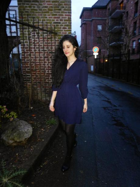 Clap along if you feel like happiness is the truth Clap along if you feel like happiness is the truth