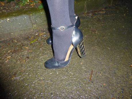 Clap along if you feel like happiness is the truth Clap along if you feel like happiness is the truth