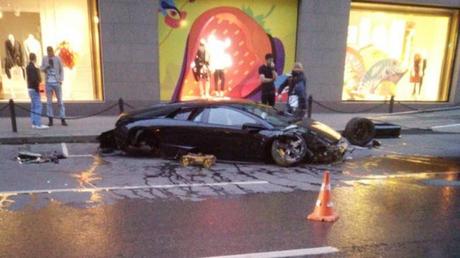 Une Lamborghini s’écrase dans la rue de Moscou : Photo