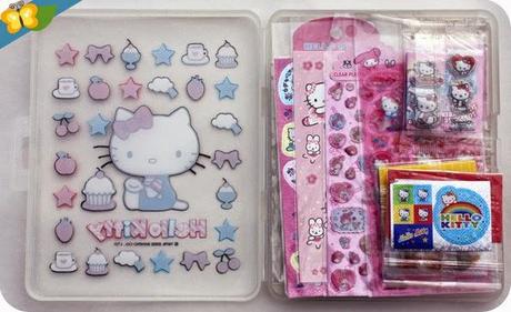 Ma boite Hello Kitty pour ranger ma collection de stickers kawaii Ma boite Hello Kitty pour ranger ma collection de stickers kawaii