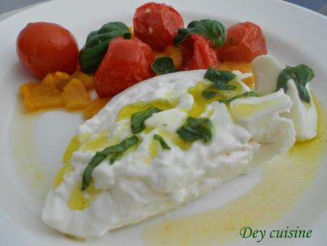 Burrata, tomates rôties & basilic Burrata, tomates rôties & basilic