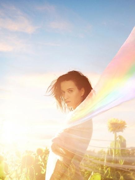 Katy Perry change ses plans et décide de sortir le single, This is How We Do.