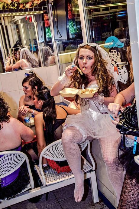 Il photographie les enterrements de vie de jeune fille en Angleterre stags-hens-and-bunnies21444