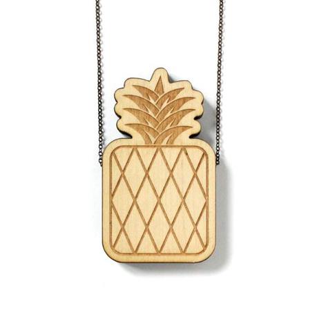 Sycomore - Nouvelle collection http://www.lesfollesmarquises.com/product/pendentif-bois-massif-ananas