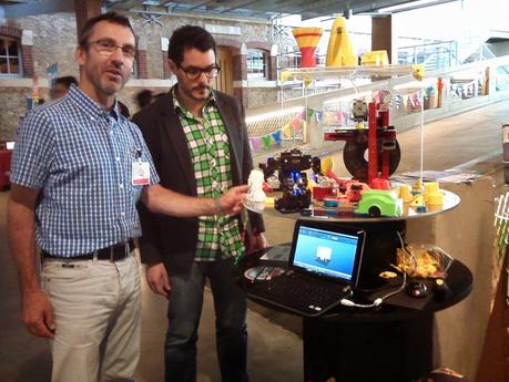 RQ HUNO et A4 Technologie en représentation à Maker Faire au 104 RQ HUNO et A4 Technologie en représentation à Maker Faire au 104