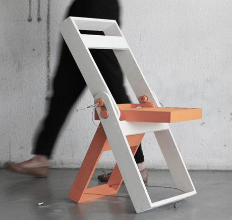 Folding chair par Pawel Kochanski Folding chair par Pawel Kochanski