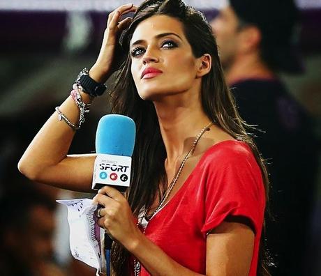 Le Top 10 des journalistes les plus sexy de la Coupe du monde Le Top 10 des journalistes les plus sexy de la Coupe du monde