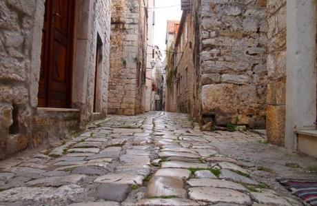 Trogir, la petite cité médiévale et notre ville préférée (voyage en Croatie #6) P6204980_trogir17_gagaone