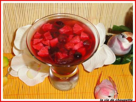 VERRINE DE VIN ROSE EN GELEE AUX FRUITS ROUGES verrine de vin rosé aux fruits rouges en gelée-9630