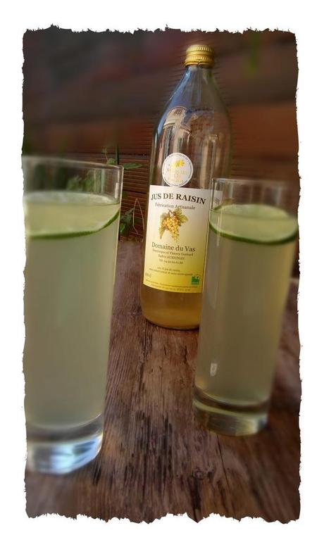 Cocktail sans alcool raisin blanc et citron vert 