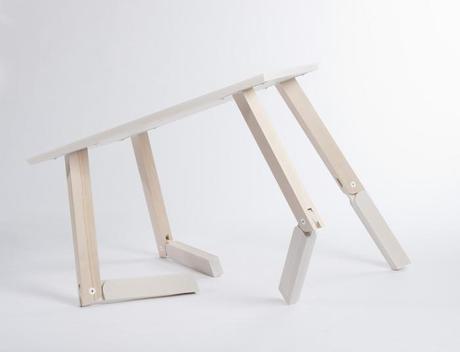 LÈVE TOI ET MARCHE, BAMBI TABLE PAR CAROLINE OLSSON - 2011 LÈVE TOI ET MARCHE, BAMBI TABLE PAR CAROLINE OLSSON - 2011