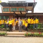Inauguration du Solar Decathlon : retour en images Philippe Van de Maele, Directeur Innovation et Construction Durable soutient l'équipe KMUTT venue de Thaïlande