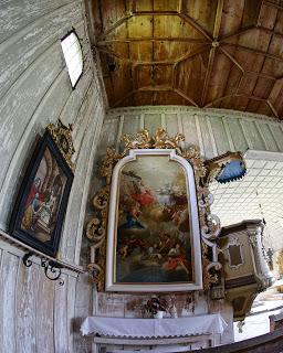 Ailleurs: L'église en bois St Michel de Maršíkov
