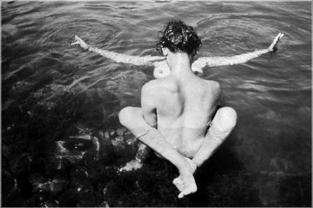 http://media.paperblog.fr/i/72/727821/charme-discret-dhenri-cartier-bresson-L-2.jpeg