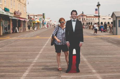 Elle photographie son quotidien aux cotés d’un Bradley Cooper en carton My-life-with-Bradley-Cooper15