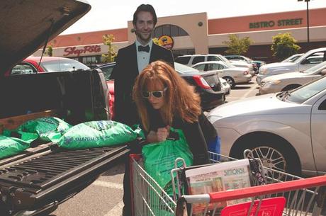 Elle photographie son quotidien aux cotés d’un Bradley Cooper en carton My-life-with-Bradley-Cooper18