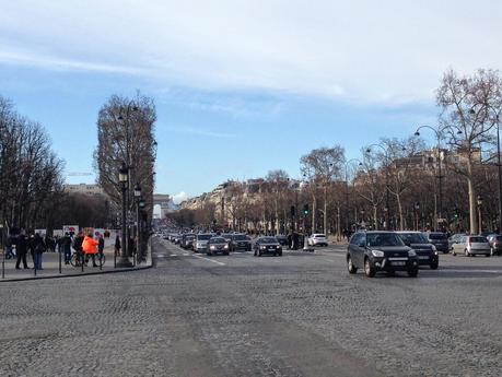 Les Champs Elysées ont l'air bien pour l'instant...